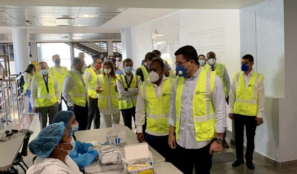 Autoridades visitan el AILA al iniciar Plan Recuperación del Turismo