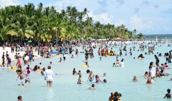 Boca Chica: Botando el estrés sin mascarillas