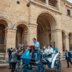 Alcaldesa lanza los primeros carruajes eléctricos de la ciudad Colonial para fomentar turismo