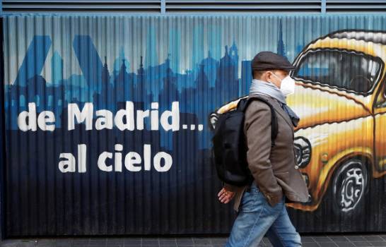 Los turistas se desvanecen en un Madrid cerrado
