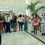 Vídeo – El tremendo baile de Encarna Piñero con el presidente Abinader inaugurando un hotel