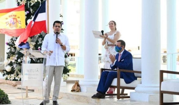 Ministro de Turismo afirma sigue aumento llegada turistas