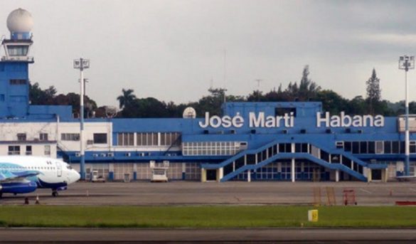 Caos en aeropuerto cubano por permitir hasta 6 maletas por pasajero