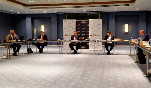 Mesa del Turismo: ‘Si Europa emite una recomendación, tenemos que seguirla’