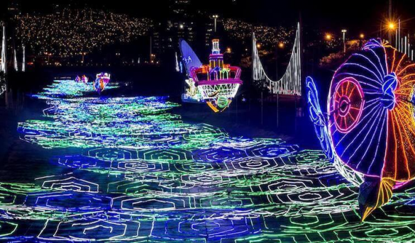 La iluminación de las calles de Medellín es uno de los grandes espectáculos de la Navidad latinoamericana