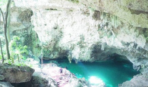 TURISMO: Cueva de los Tres Ojos, impactante monumento natural