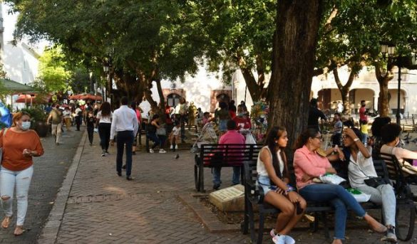 Se activan negocios Zona Colonial con extensión del toque de queda