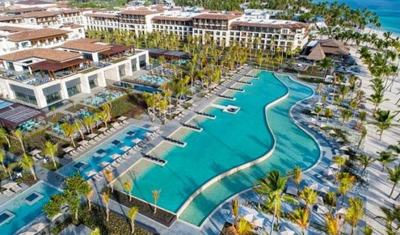 Turismo sancionará hotel Lopesan Costa Bávaro, que reabrió hace una semana, por incumplir normas Covid