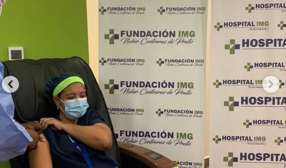 Hito del turismo contra el Covid: aplican vacunas en hospital de Punta Cana