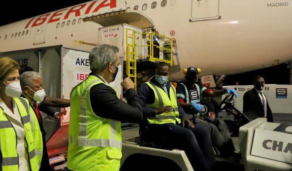 Iberia presume de llevar vacunas y esperanza a Latinoamérica