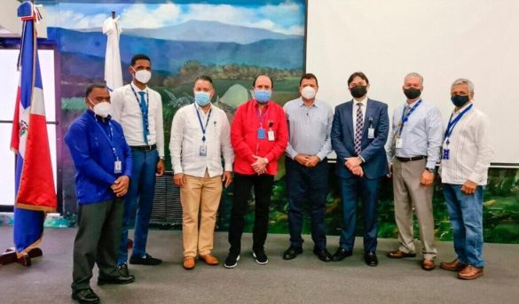 Director del IDAC dice busca mejorar servicios ofrecen terminales aérea