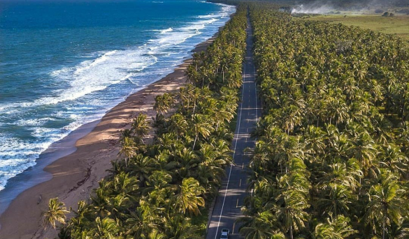 Mortal, incomparable paisaje costa atlántica, Nagua, provincia María Trinidad Sánchez, Rep. Dominicana.