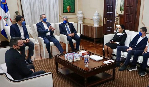 Secretario de la Organización Mundial del Turismo  visita en Palacio Nacional al Presidente Luis Abinader