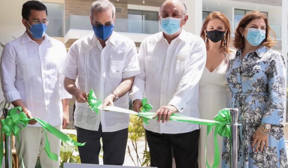 Presidente Abinader inaugura IL Lago Beach & Golf Cap Cana, un complejo rsidenial-hotelero del Consorcio Remix
