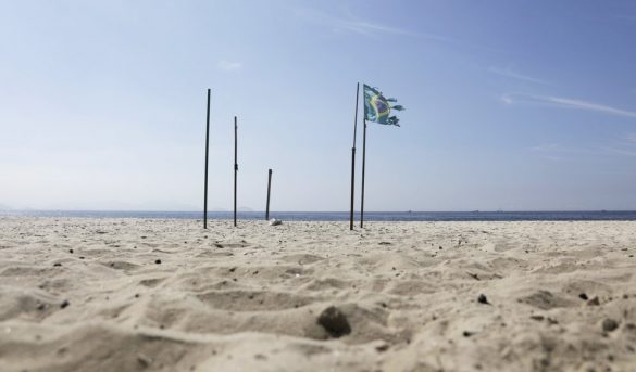 Las playas de Río de Janeiro, desiertas tras el cierre decretado por las autoridades para contener el avance del coronavirus