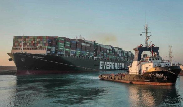 Liberan el colosal buque Ever Given en el Canal de Suez