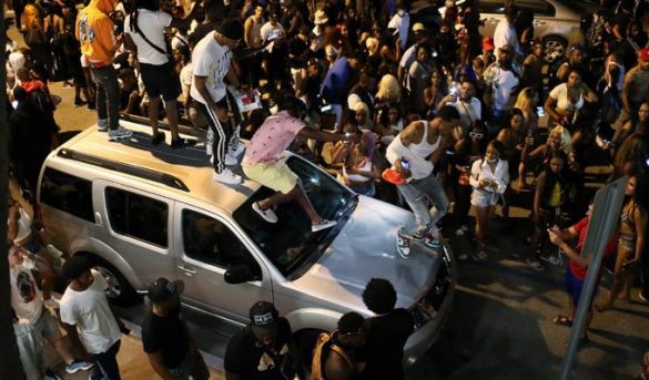 Miami Beach busca frenar el caos del Spring Break con medidas de emergencia