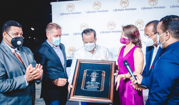 Adompretur otorga reconocimiento “Supremo Turístico del Año 2020”, al Ministro Paliza