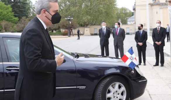 El presidente Luis Abinader llega a Andorra a la Cumbre Iberoamericana