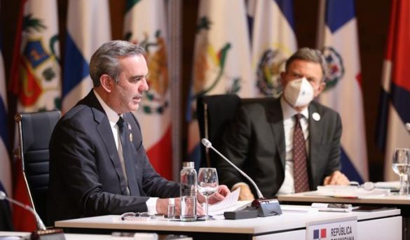 Ante el daño al turismo por el cambio climático, Abinader dice “triunfaremos juntos o fracasaremos separados”