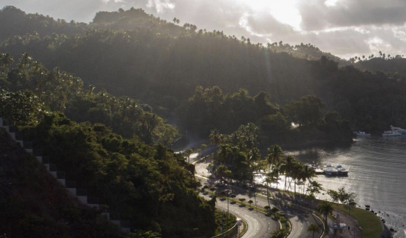 Que preciosidad de foto, Samaná ayer jueves al caer la tarde-noche