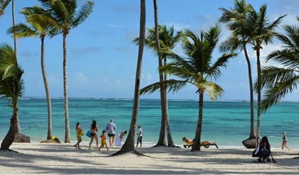R.Dominicana espera recibir hasta 3,5 millones de turistas este 2021