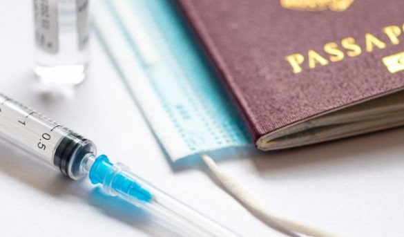 Once cadenas vacunan personal en Punta Cana sin poder en Cancún