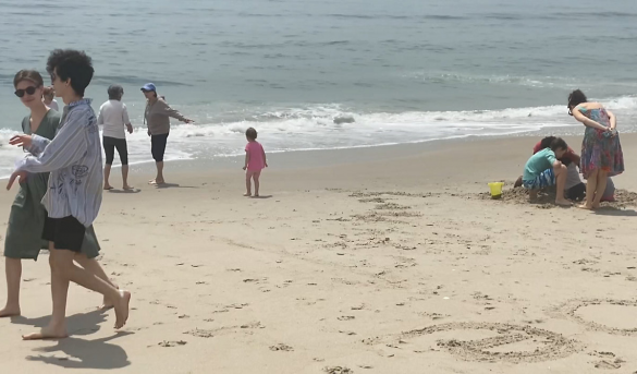 El Gobernador Cuomo de NY anuncia que Playas y Piscinas podrá abrir para el Memorial Day