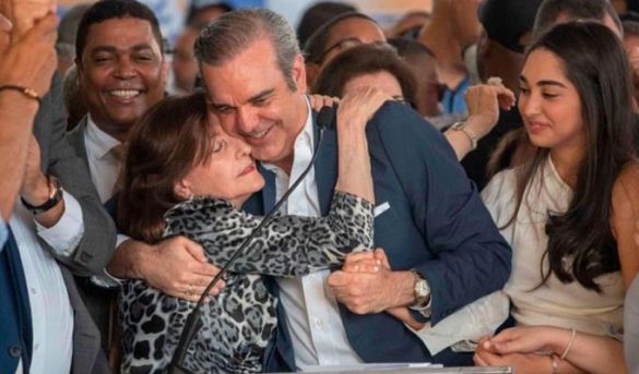 Así felicita el presidente Abinader a las madres dominicanas en su día