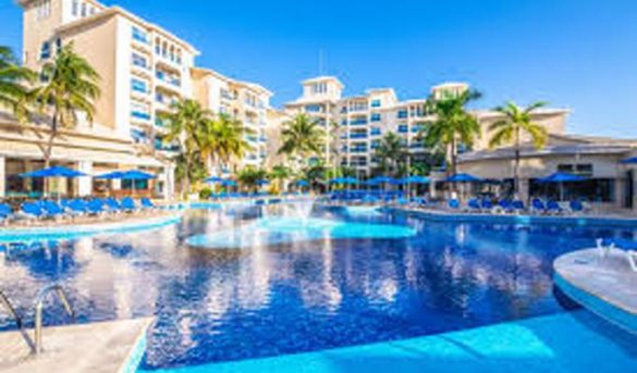 Empresarios de Cancún y Orlando interesados en el desarrollo turístico de Pedernales