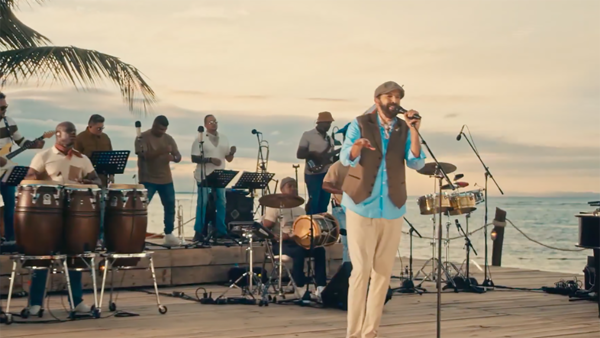 Juan Luis Guerra estrenará su concierto grabado en Playa Esmeralda