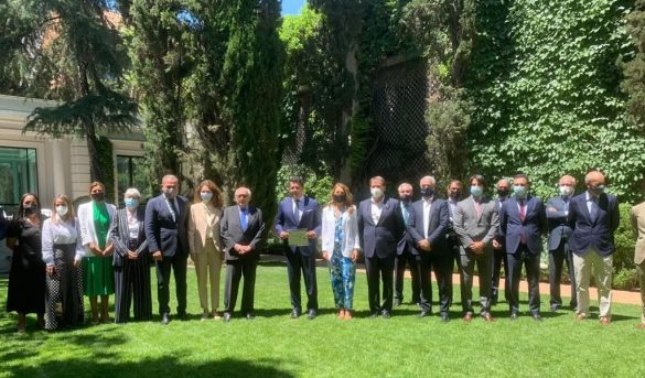 ESPAÑA: 16 firmas hoteleras elogian estrategia RD para recuperar turismo