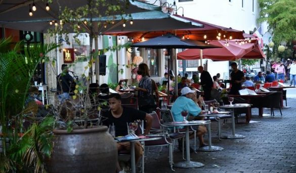 Nuevas medidas obligan a cerrar algunos bares de la Ciudad Colonial