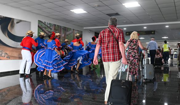 Vuelos de llegada por Punta Cana crecen a 335; el AILA espera 168