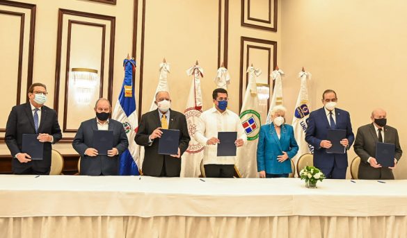 Mitur firma acuerdo para dar mayor transparencia a obras turísticas