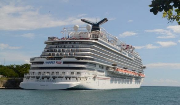 Llega crucero a puerto turístico de La Romana con 2,650 turistas y 1391 tripulantes