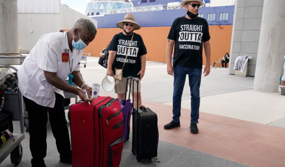 Las líneas de cruceros comienzan a imponer más reglas como precaución contra la variante Delta.