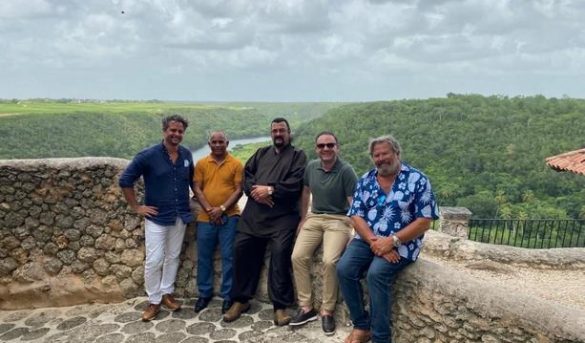 Actor Steven Seagal buscaría invertir 300 millones de dólares en RD