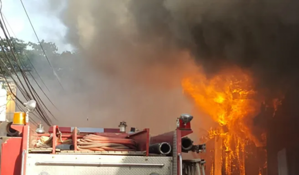 Otra vez se incendia en zona turística Pueblo Pescador, Terrenas, Samaná