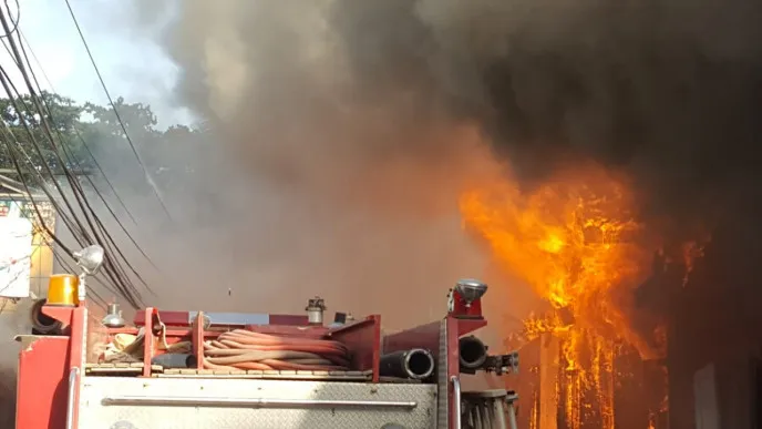 Otra vez se incendia en zona turística Pueblo Pescador, Terrenas, Samaná