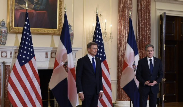 Canciller dominicano, R. Álvarez reunido en Washington con su homólogo estadounidense, A. Blinking