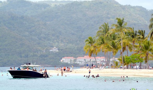 Banco Central RD proyecta ingresos 3 mil 700 millones por actividad turística