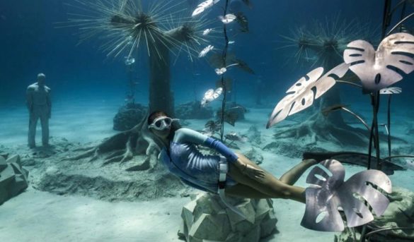 Cómo es el nuevo museo subterráneo del Mediterráneo que se recorre con equipo de buceo