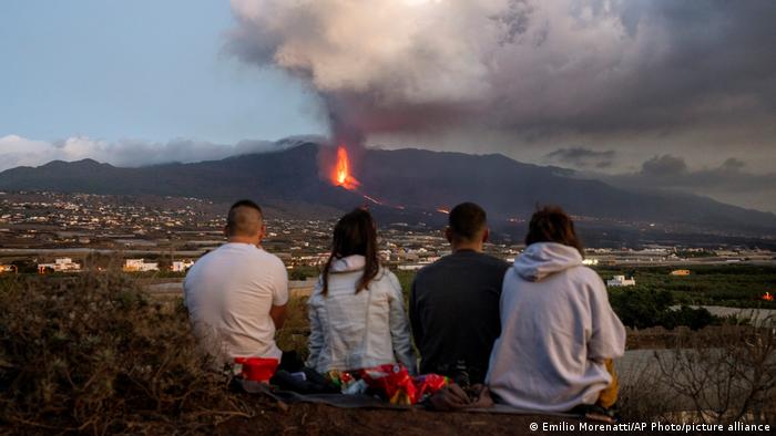 Turismo peligroso. Erupción volcánica en La Palma: entre la emergencia y el turismo