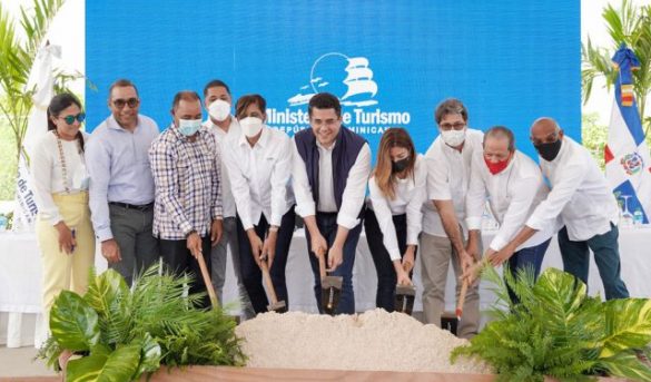 Turismo inicia trabajos en la playa de Macao