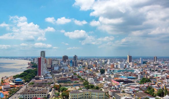 La pobreza y las protestas frenan el turismo en el mayor puente del año en Ecuador