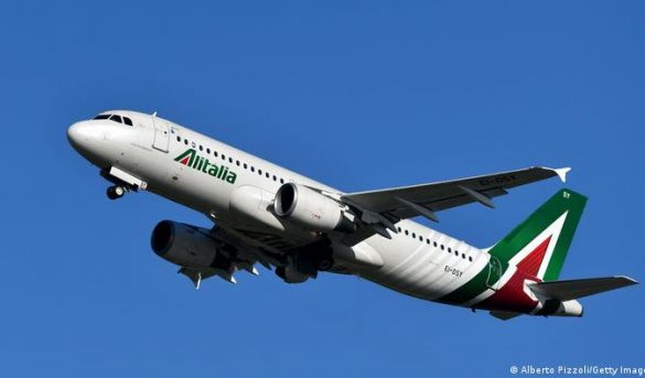 Aviones de Alitalia apagan sus motores tras 74 años volando