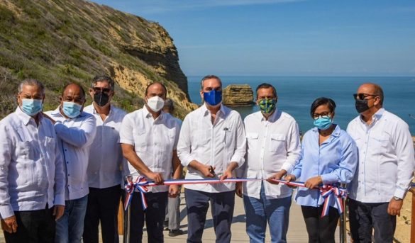 Inaugura bulevar ecoturístico, inicia varias obras en Monte Cristi