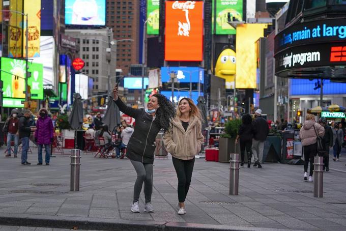 A medida que aumenta el turismo, Times Square espera recuperar el brillo
