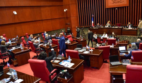 Senado crea comisión para investigar uso de los hoteles del Estado